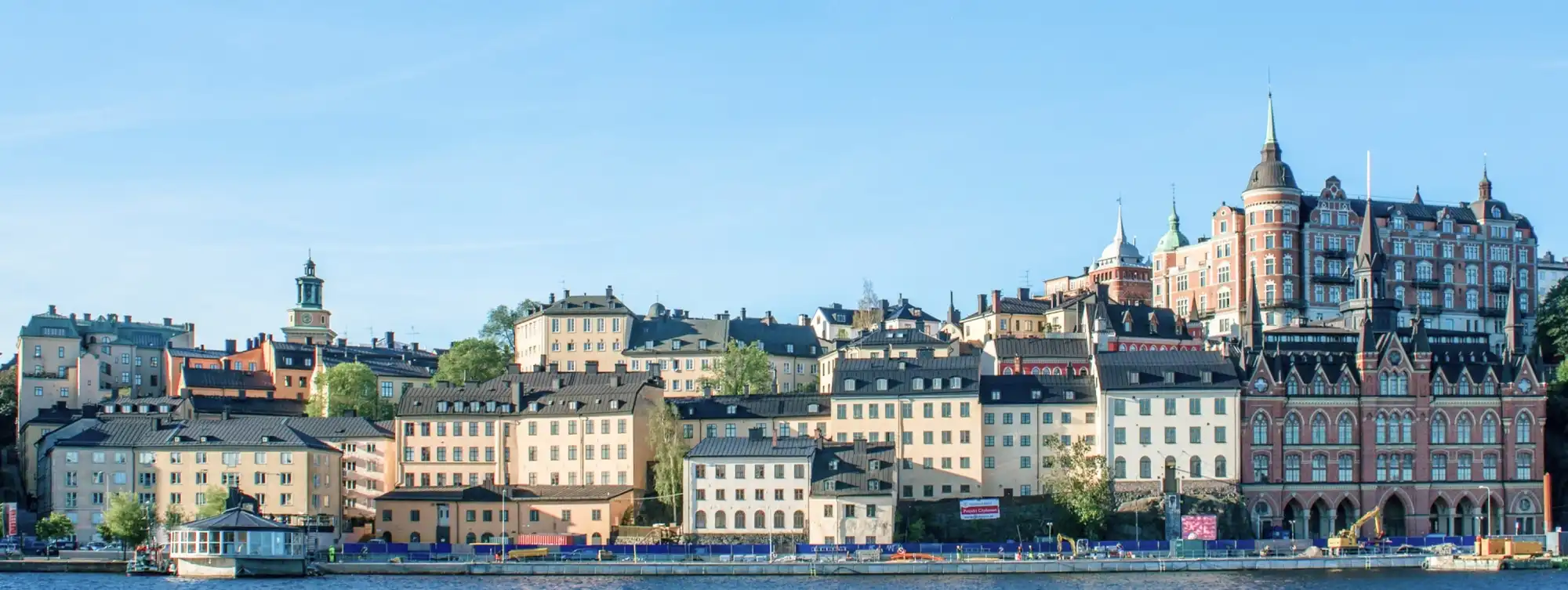 En liten flyttfirma i Stockholm med stort hjärtaFå hjälp med både flyttning och packning. Ofta samma dag. Begär en gratis offert direkt!