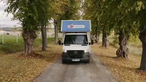 We are a good moving buddyAt Flyttkalle, we always strive to go the extra mile. This can mean being punctual, easy to work with, and consistently delivering high-quality service. It may not be revolutionary, but with the right attitude, we can truly make a difference. Read our manifest